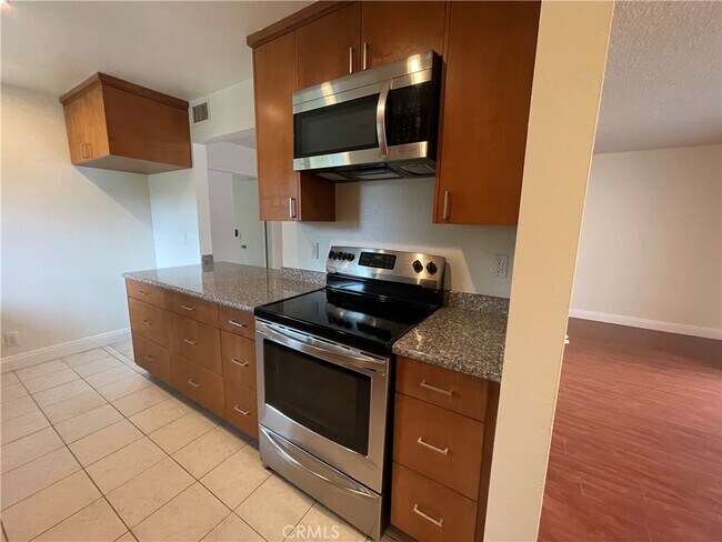 Building Photo - 4714 Park Granada