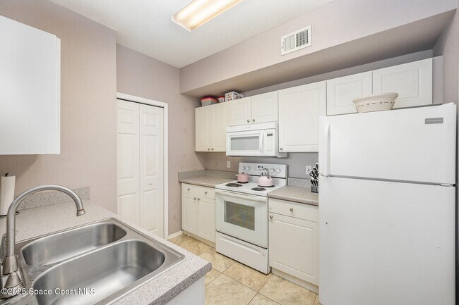 Building Photo - 1747 Sophias Dr
