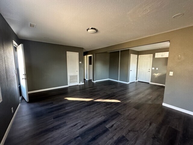 Building Photo - 4321 Deerfield St