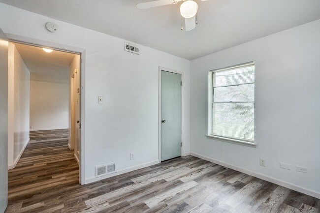 Building Photo - Charming Irving Home with Fenced Backyard & Pet-Friendly Living