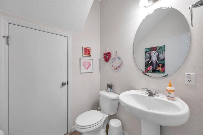 Building Photo - 4966 Avalon Park Blvd