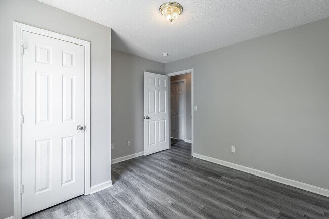Building Photo - 4 bedroom 2 bath in the Southside (Mill Town)