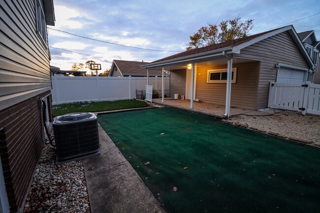 Building Photo - 500 Westwood Ave