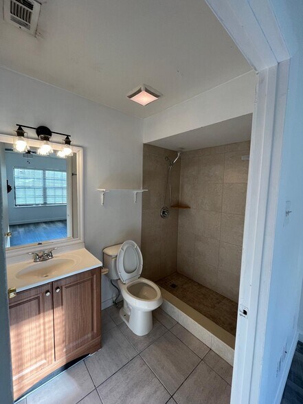 Building Photo - 3228 Vishaal Dr