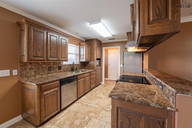Building Photo - 6027 Laci Ln
