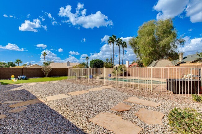 Building Photo - 4250 E Encinas Ave