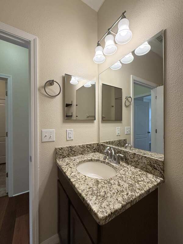 Building Photo - 930 Meadow Glade Dr