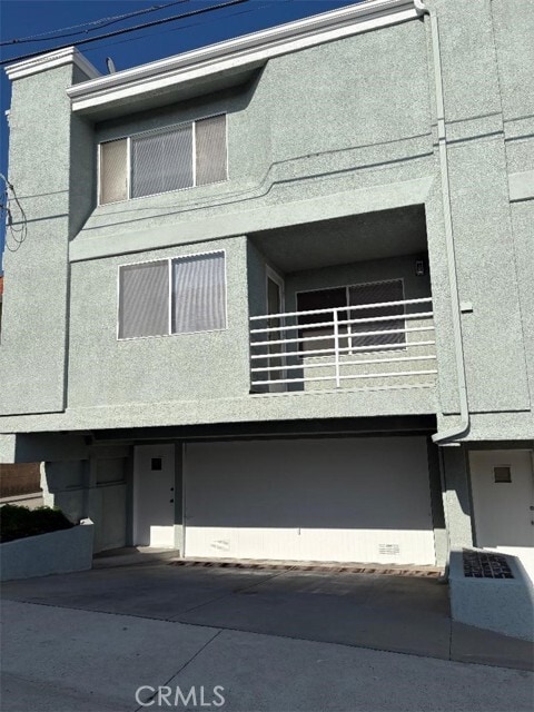 Building Photo - 976 W Hamilton Ave