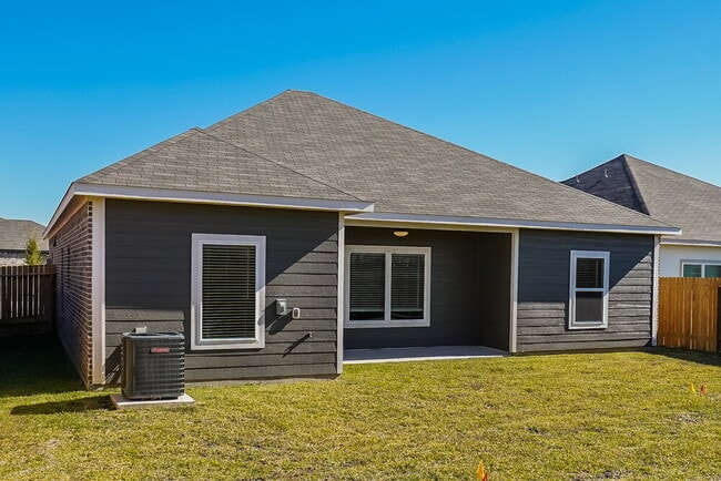 Building Photo - 456 Beechwood Hacienda Dr