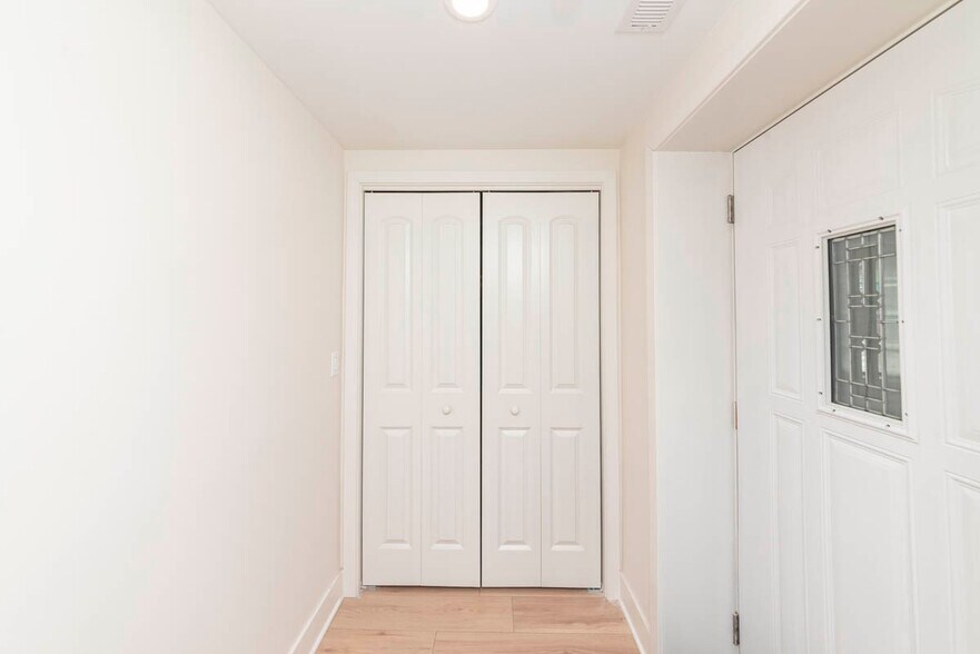 Building Photo - 2825 N Rockwell St