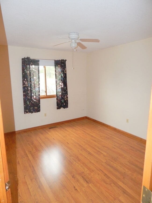 Building Photo - 718 Justice Dr