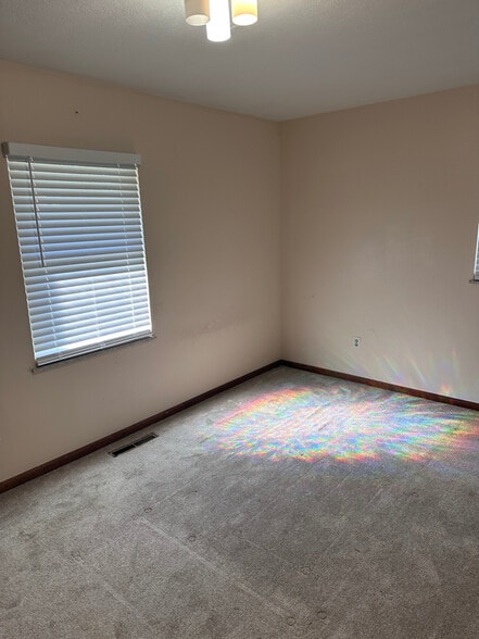 Building Photo - 388 Gamewood Dr