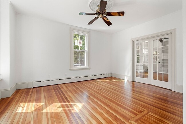 Building Photo - 107 Ellery St