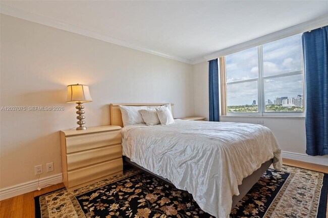 Building Photo - 1 Las Olas Cir