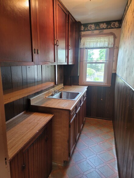 Building Photo - 91 Kilmer Ave
