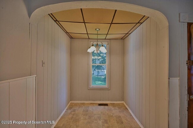 Building Photo - 1416 Capouse Ave