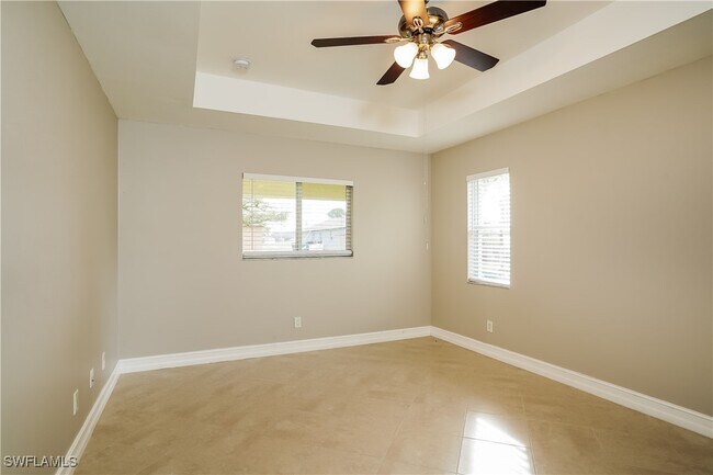 Building Photo - 229 NE 7th Pl