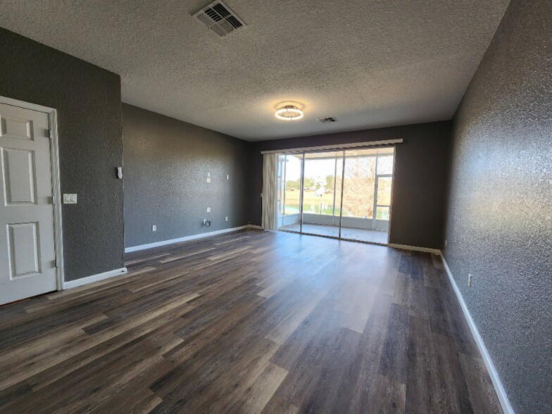 Building Photo - 4962 SW 45th Cir