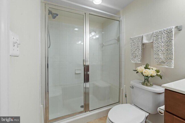 Building Photo - 16729 Shackleford Way