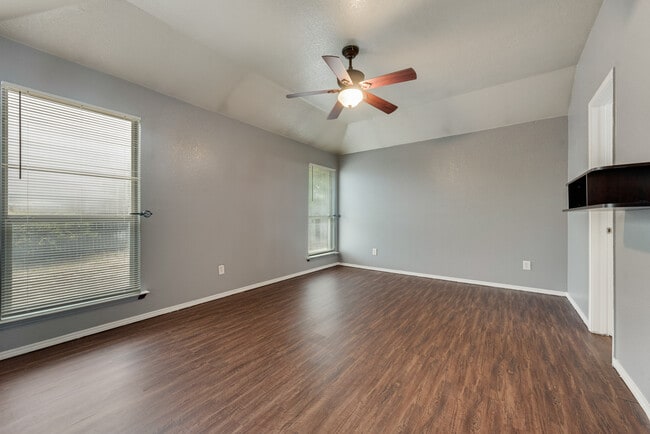 Building Photo - 116 Kensington Ct