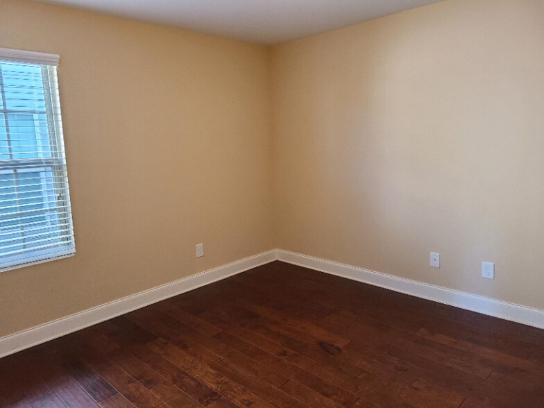 Building Photo - 4808 Hidden Valley Ct