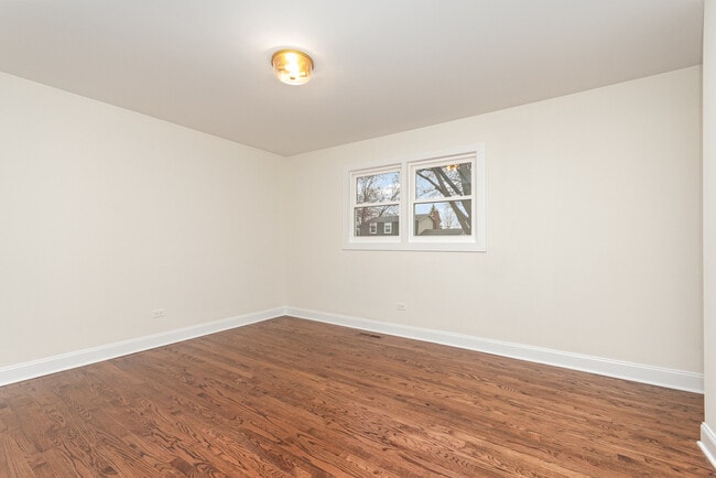Building Photo - 116 Waxwing Ave