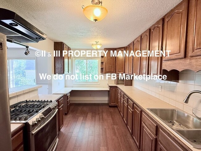 Building Photo - 8602 W 84th St