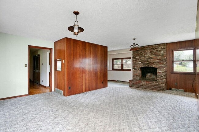 Building Photo - 554 Cox Ln