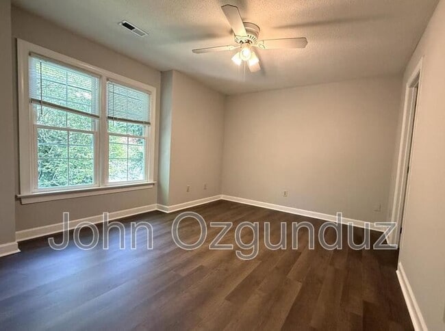 Building Photo - 5108 Sinclair Dr