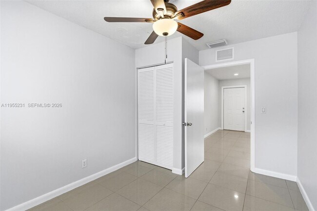 Building Photo - 808 NE 2nd St