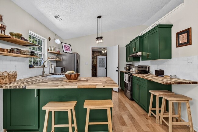 Building Photo - Nestled cul-de-sac home in Falcon Crest
