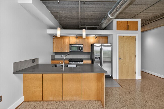 Building Photo - 309 E 5th St