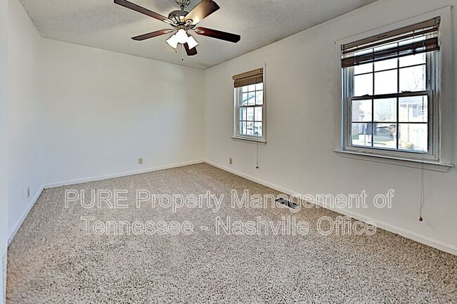 Building Photo - 473 Claircrest Dr