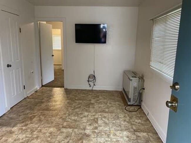 Building Photo - Fortuna 1 bedroom home