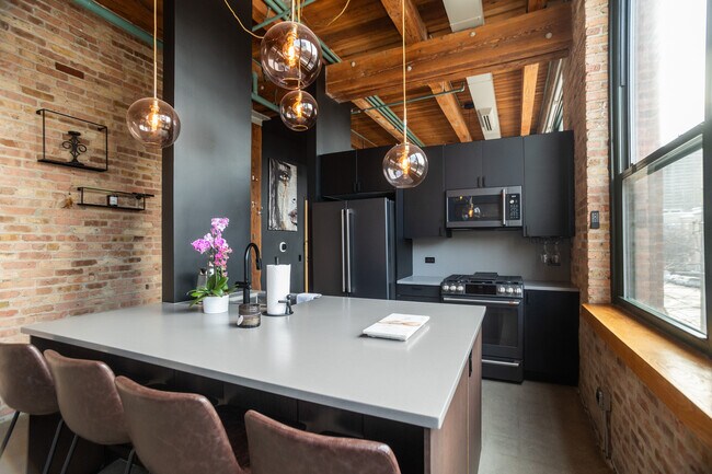 Building Photo - 1727 S Indiana Ave