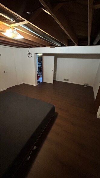 Building Photo - 3640 Oak Ter