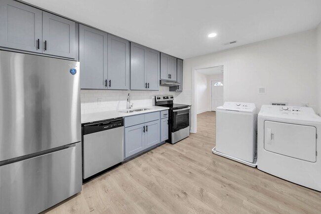 Building Photo - 510 E Branch St