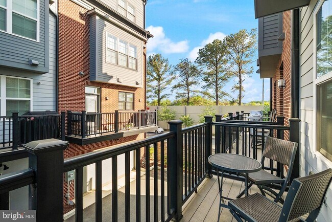 Building Photo - 11258 Faraday Park Dr.