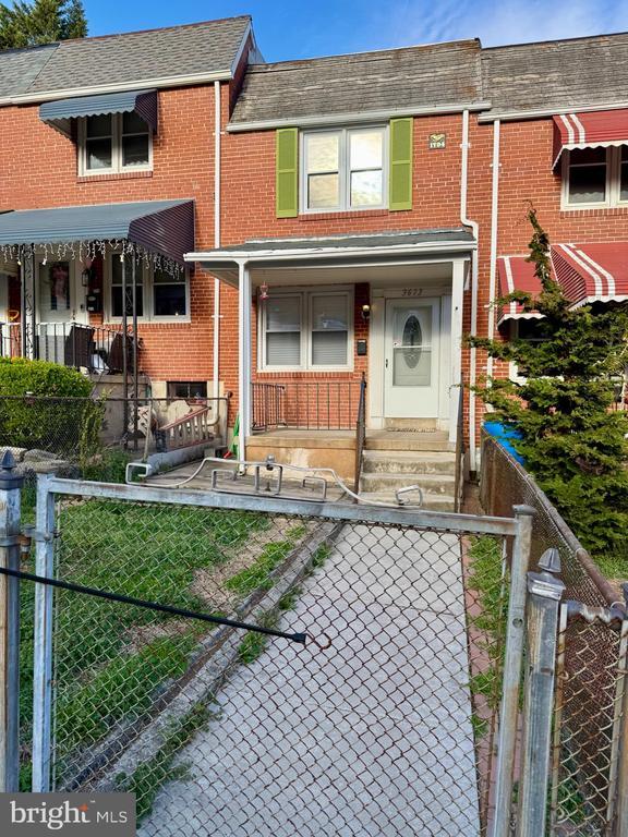 Building Photo - 3613 Parkdale Ave