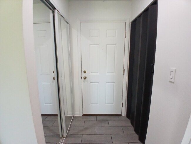 Building Photo - 2300 Beau Monde Ln
