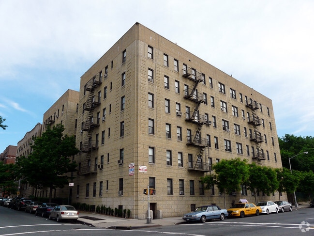 375 E 205th Street - 375 E 205th St