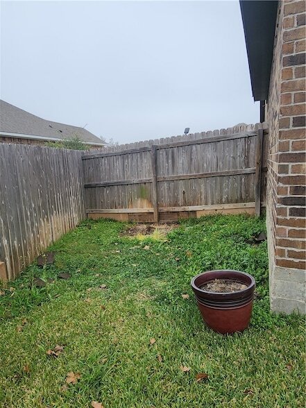 Building Photo - 4015 Dunlap Loop