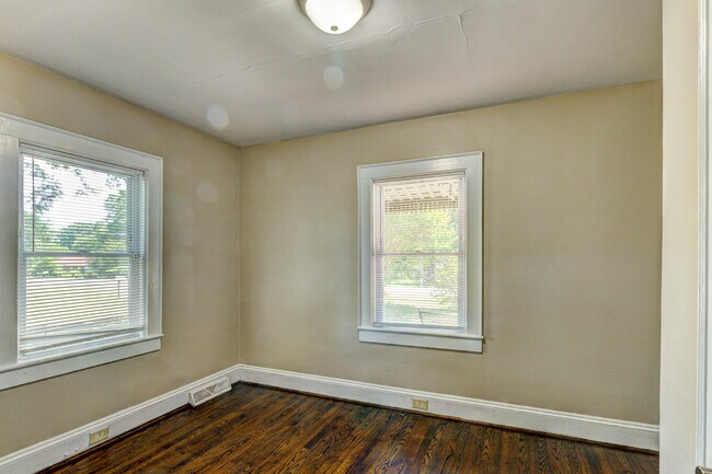 Building Photo - 1006 Delview Rd