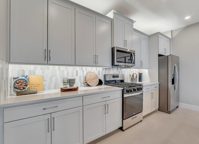 Building Photo - 925 SW Pr Ave