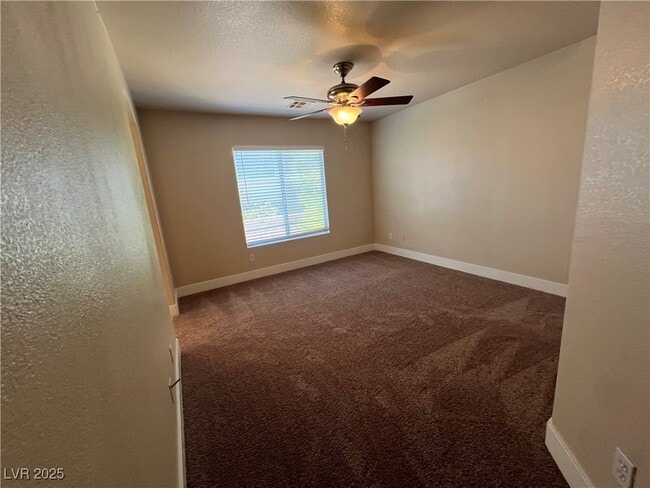 Building Photo - 561 Poplar Leaf St