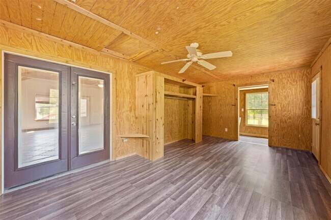 Building Photo - 714 Shawnee
