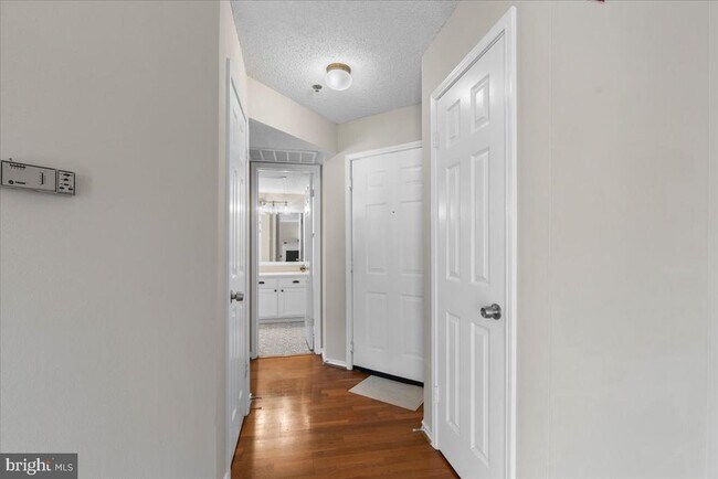 Building Photo - 1524 Lincoln Way