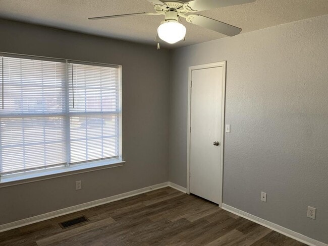 Building Photo - 2807 Cantabrian Dr