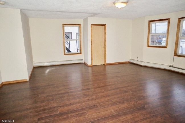 Building Photo - 621 Westfield Ave