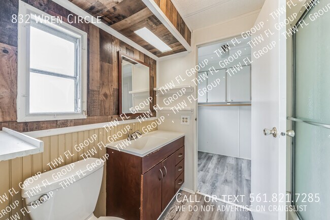 Building Photo - 832 Wren Cir